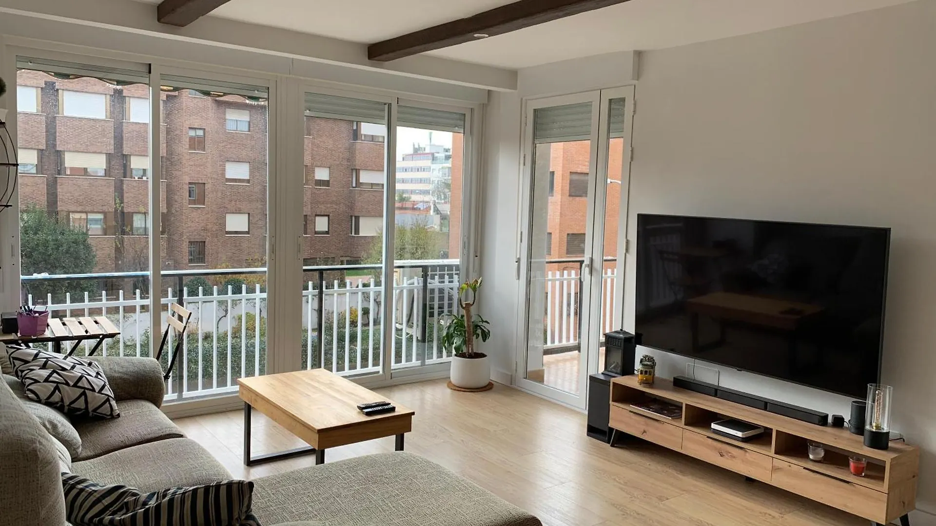 Piso En Arturo Soria Para 5 Personas Cerca Del Aeropuerto Y De Ifema Madrid Apartman