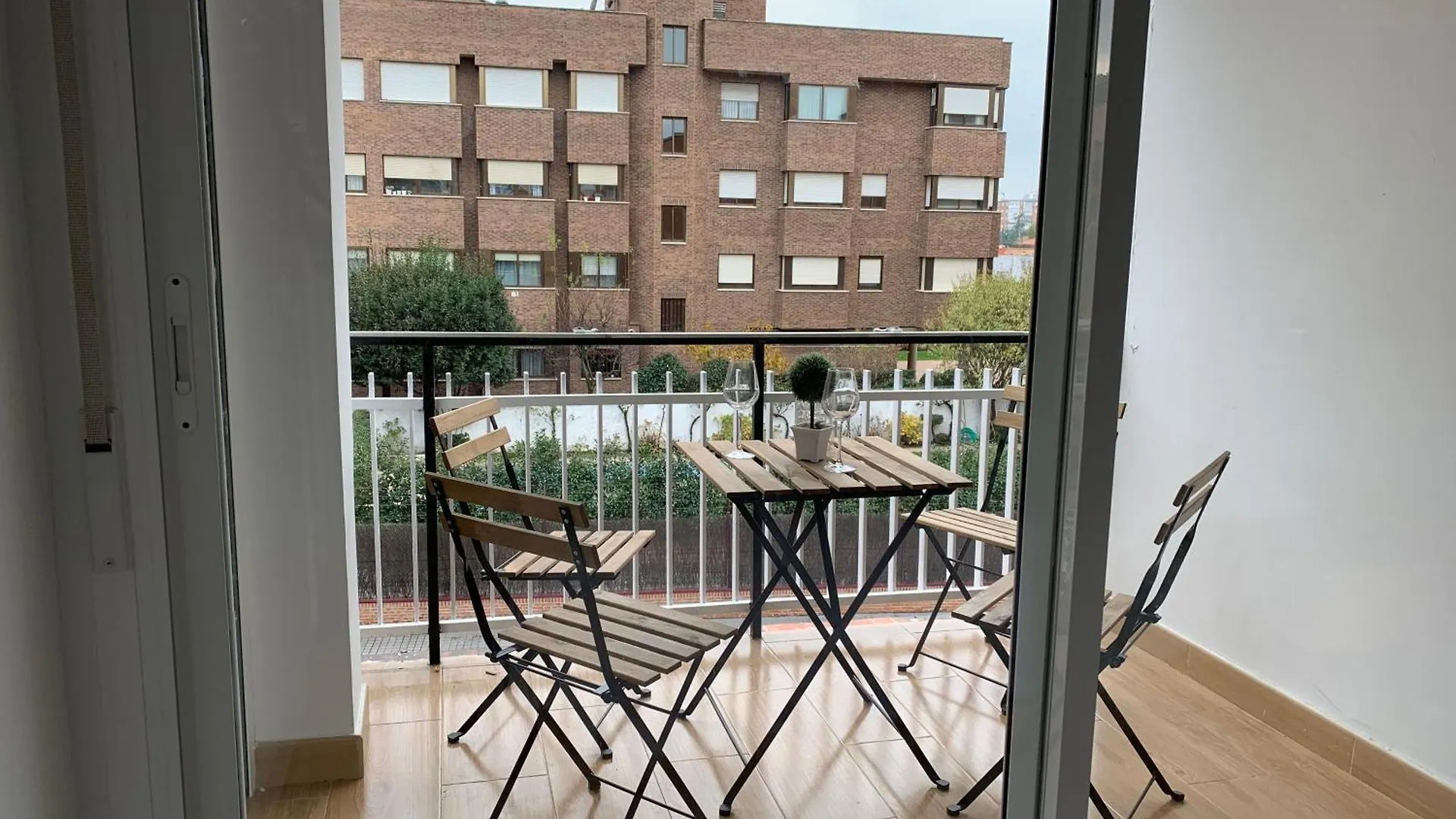 Piso En Arturo Soria Para 5 Personas Cerca Del Aeropuerto Y De Ifema Madrid